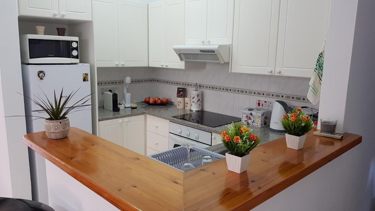 Paradise Gardens IV 2 Bd Amazing Apartment Paphos Exterior foto
